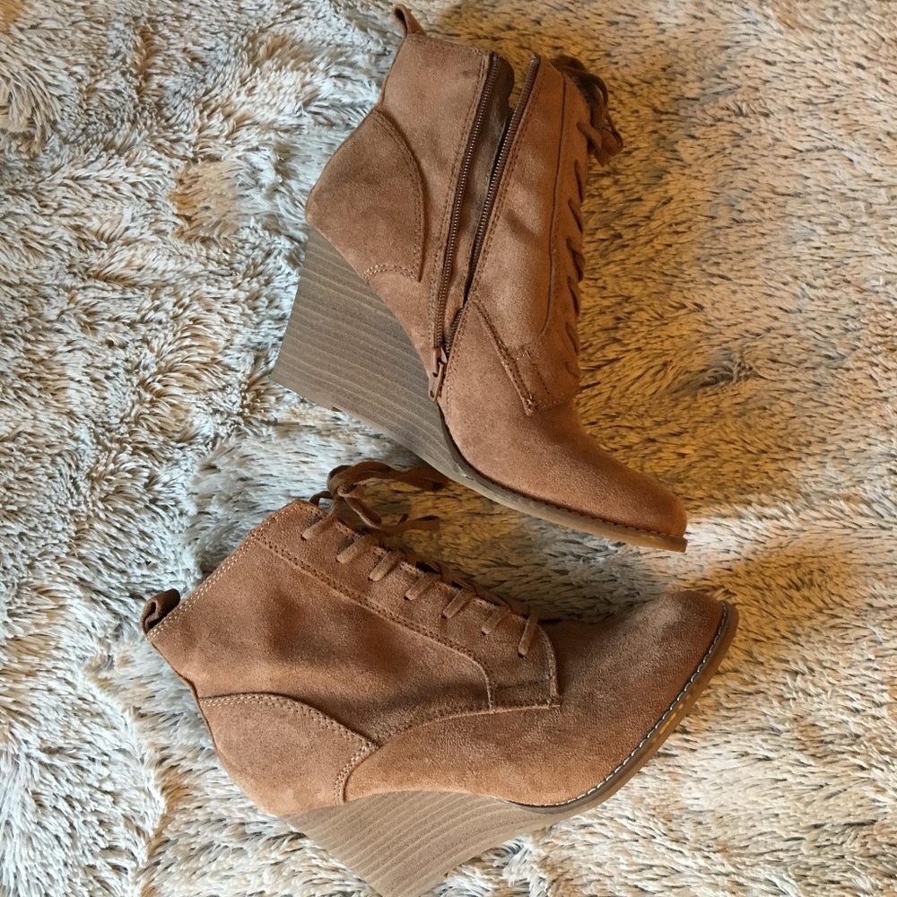 a new day Cora Lace Up Wedge Booties 8.5